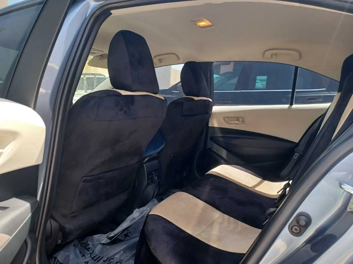 Car image 15