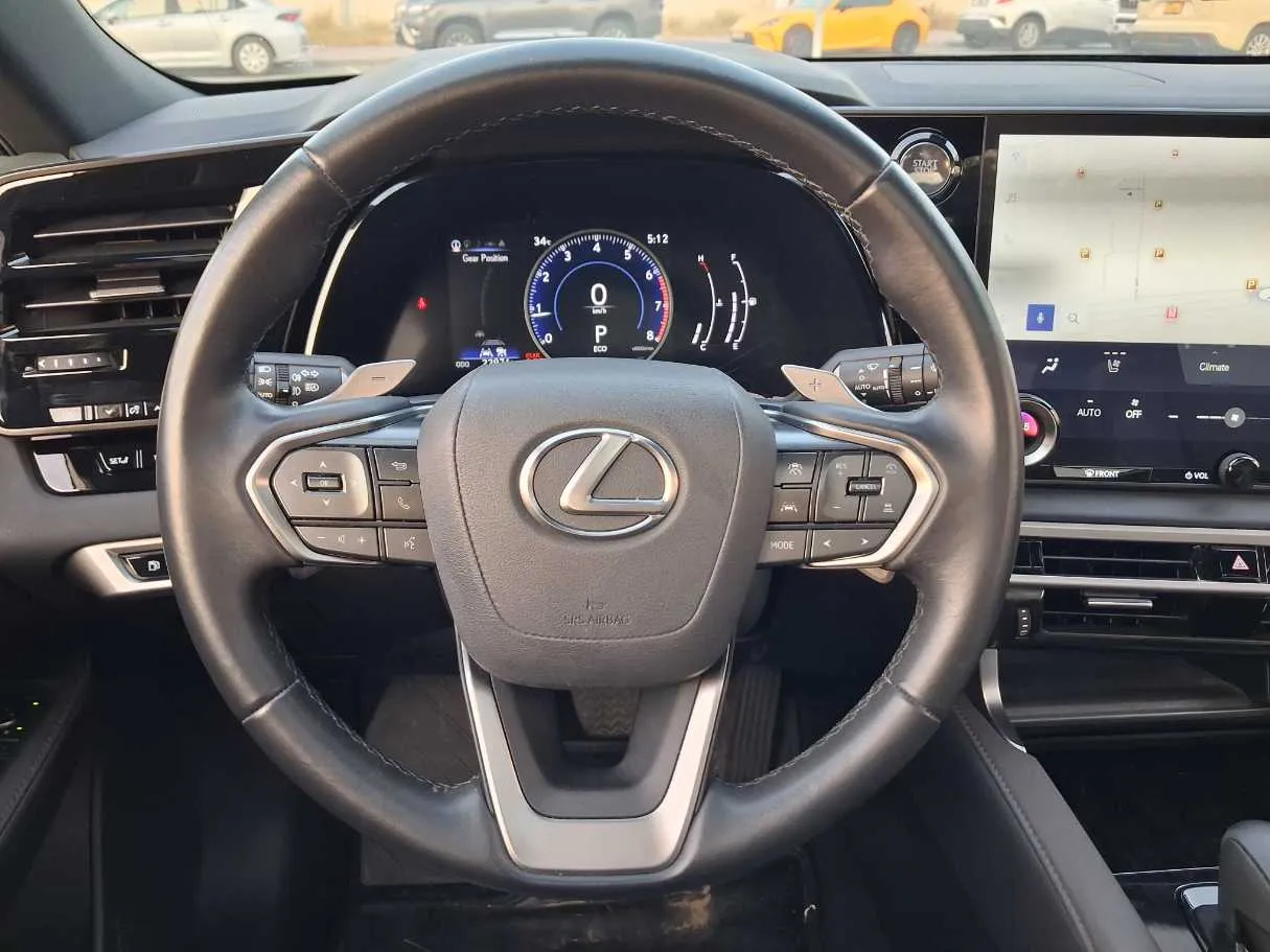 Car image 18