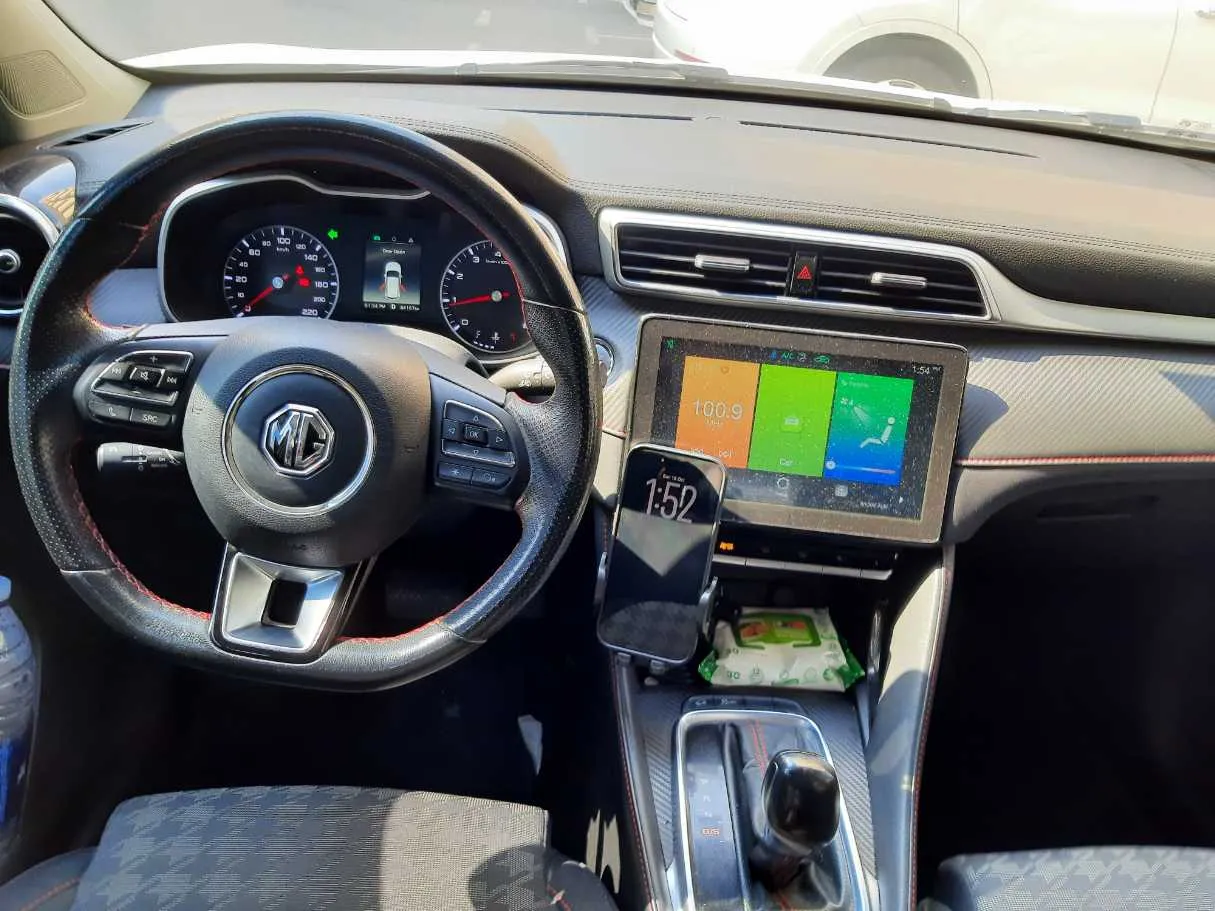 Car image 16