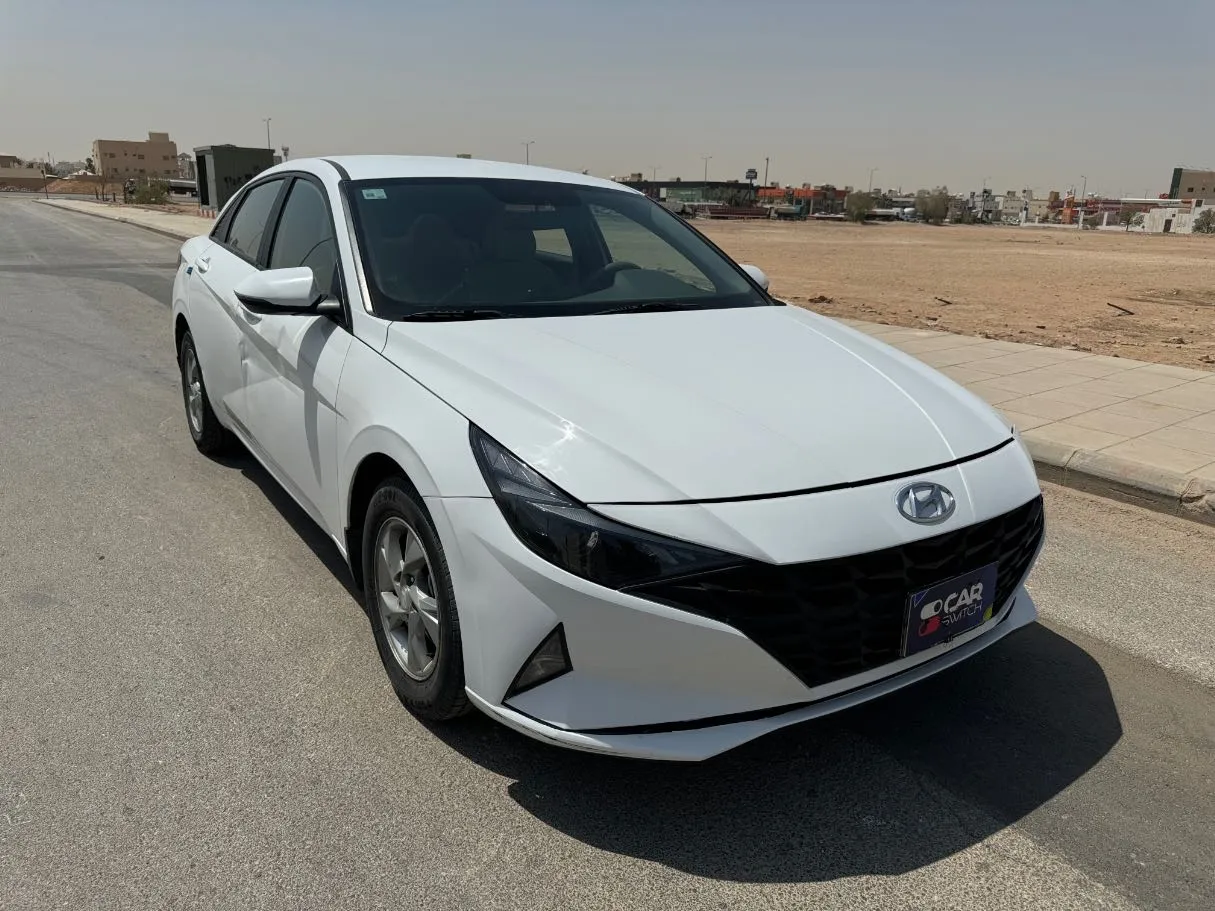 Car image 3