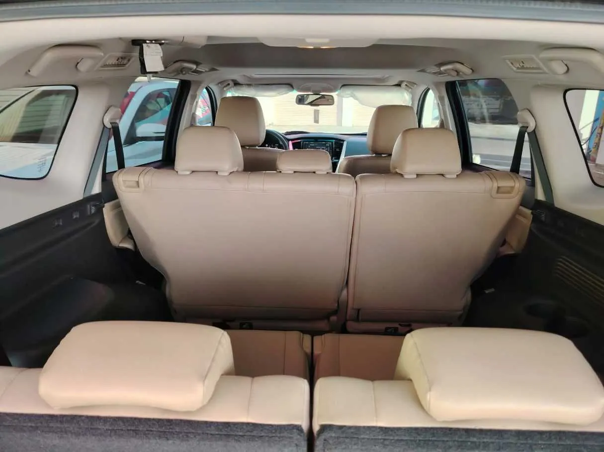 Car image 23