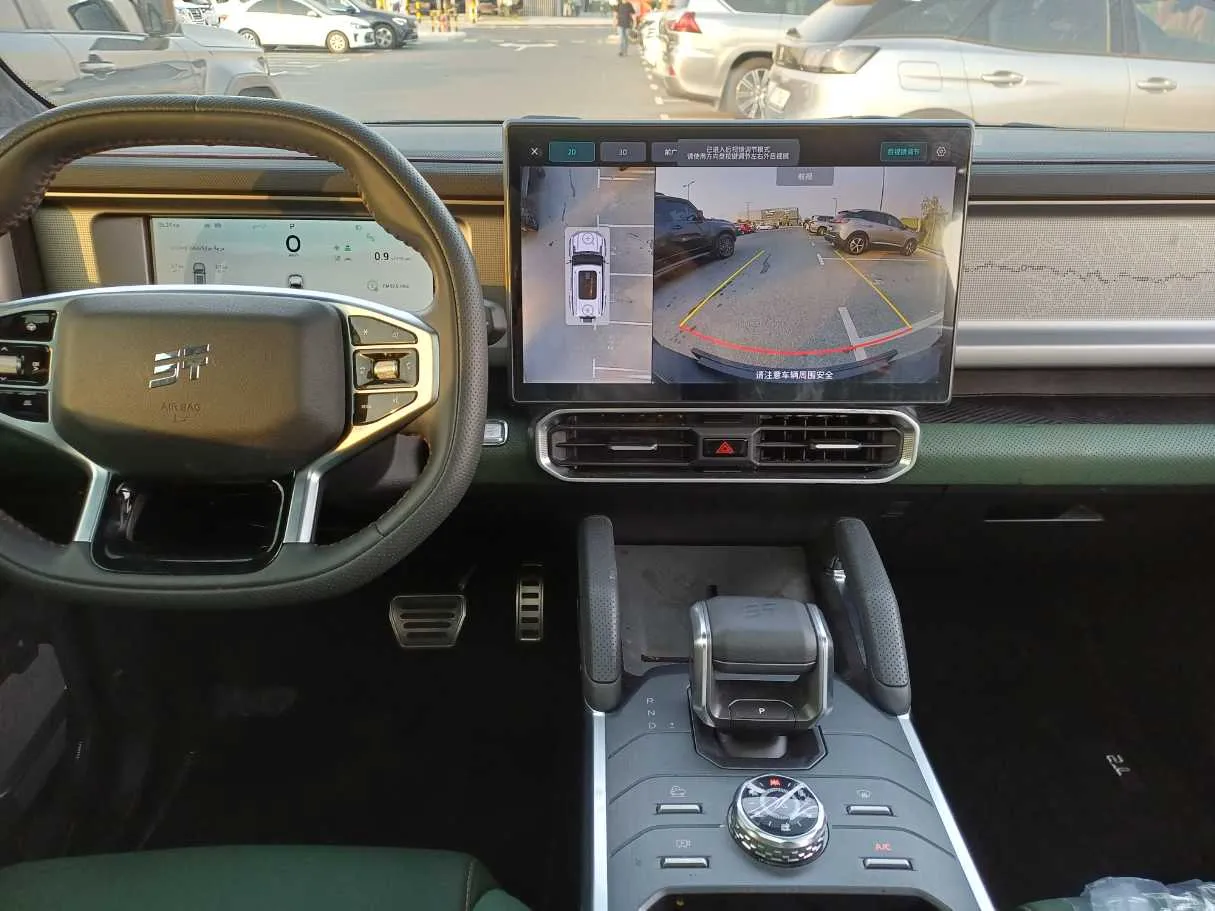 Car image 16
