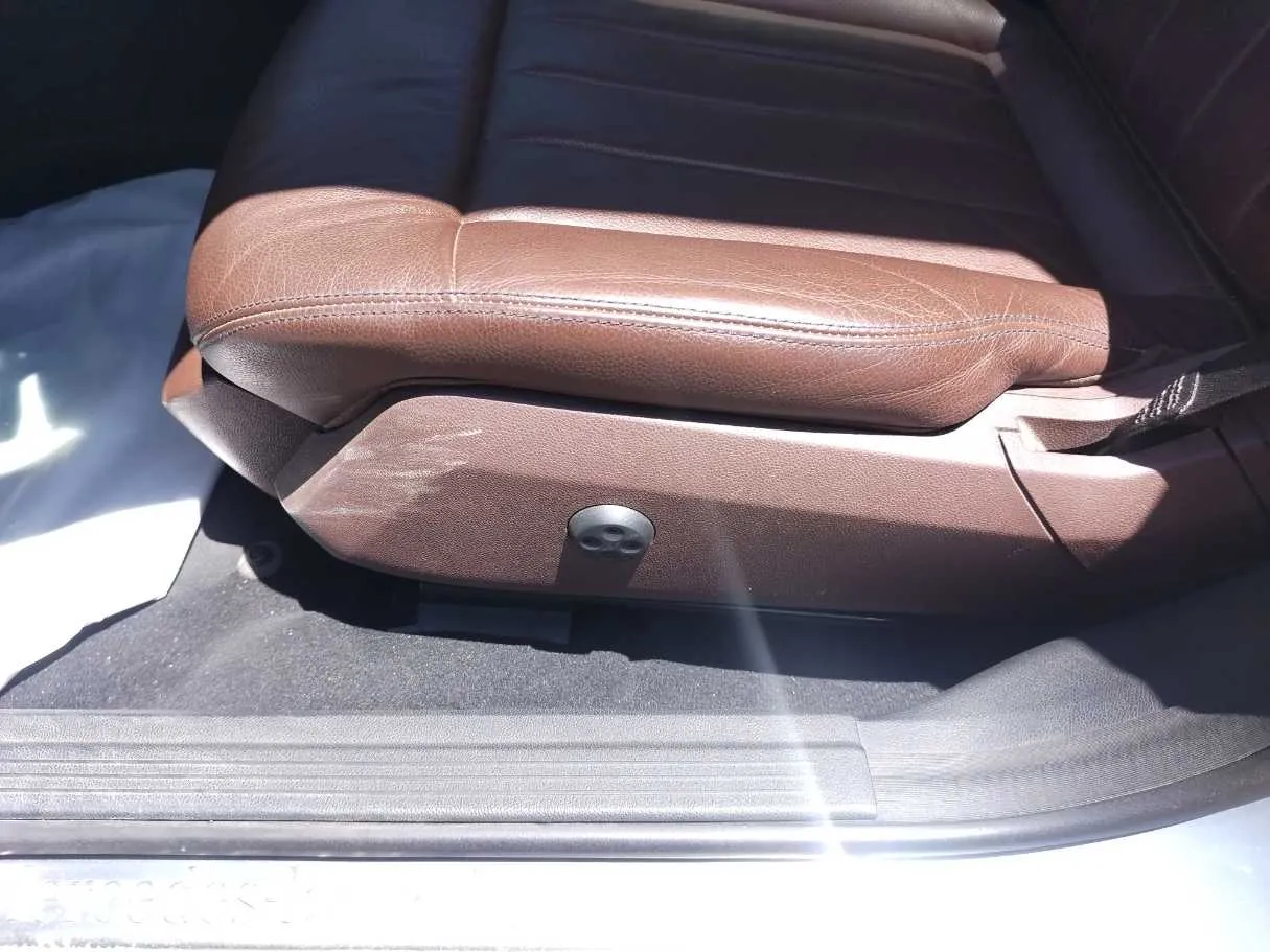 Car image 35