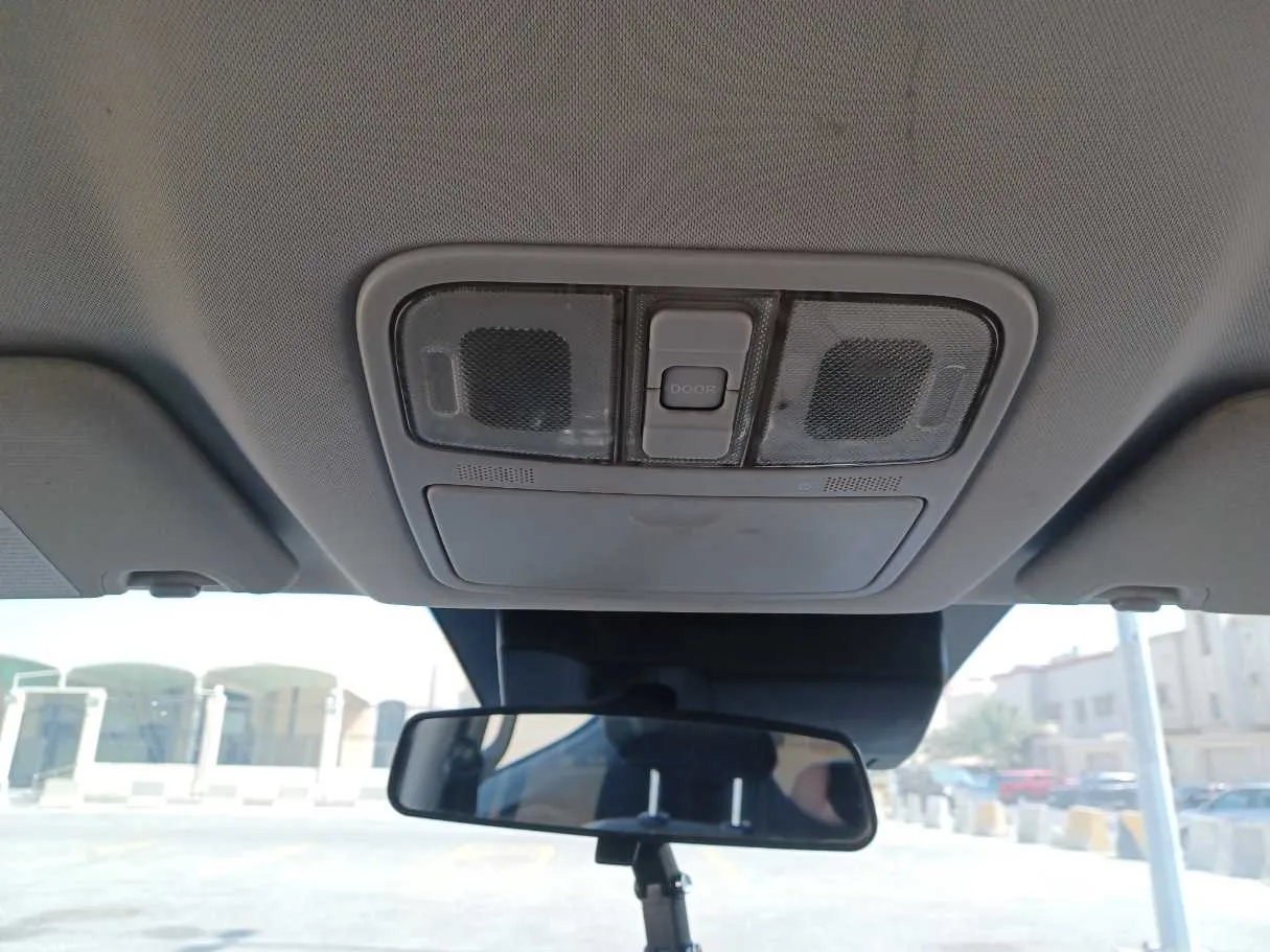 Car image 22