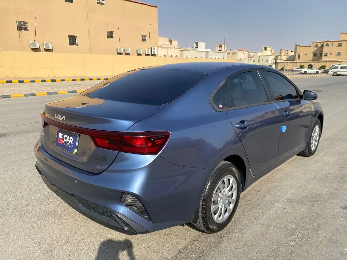 Car image 5
