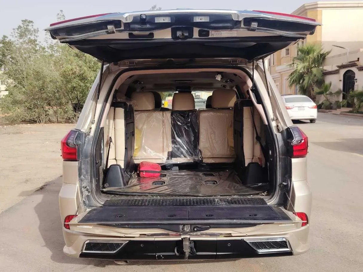 Car image 27