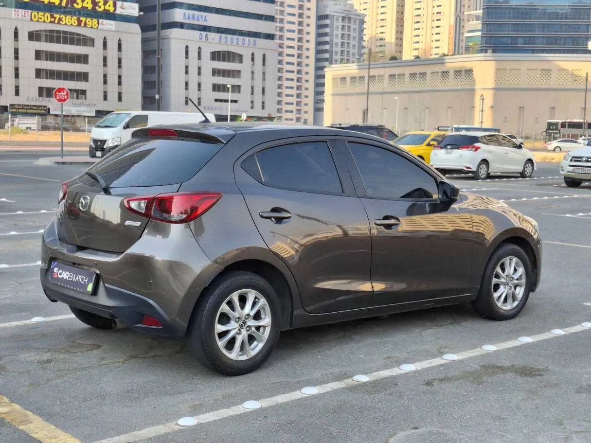 Car image 5