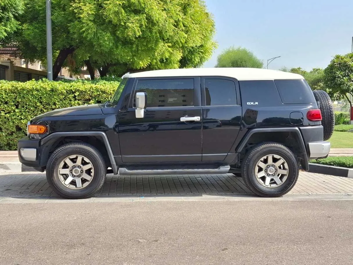 Car image 8
