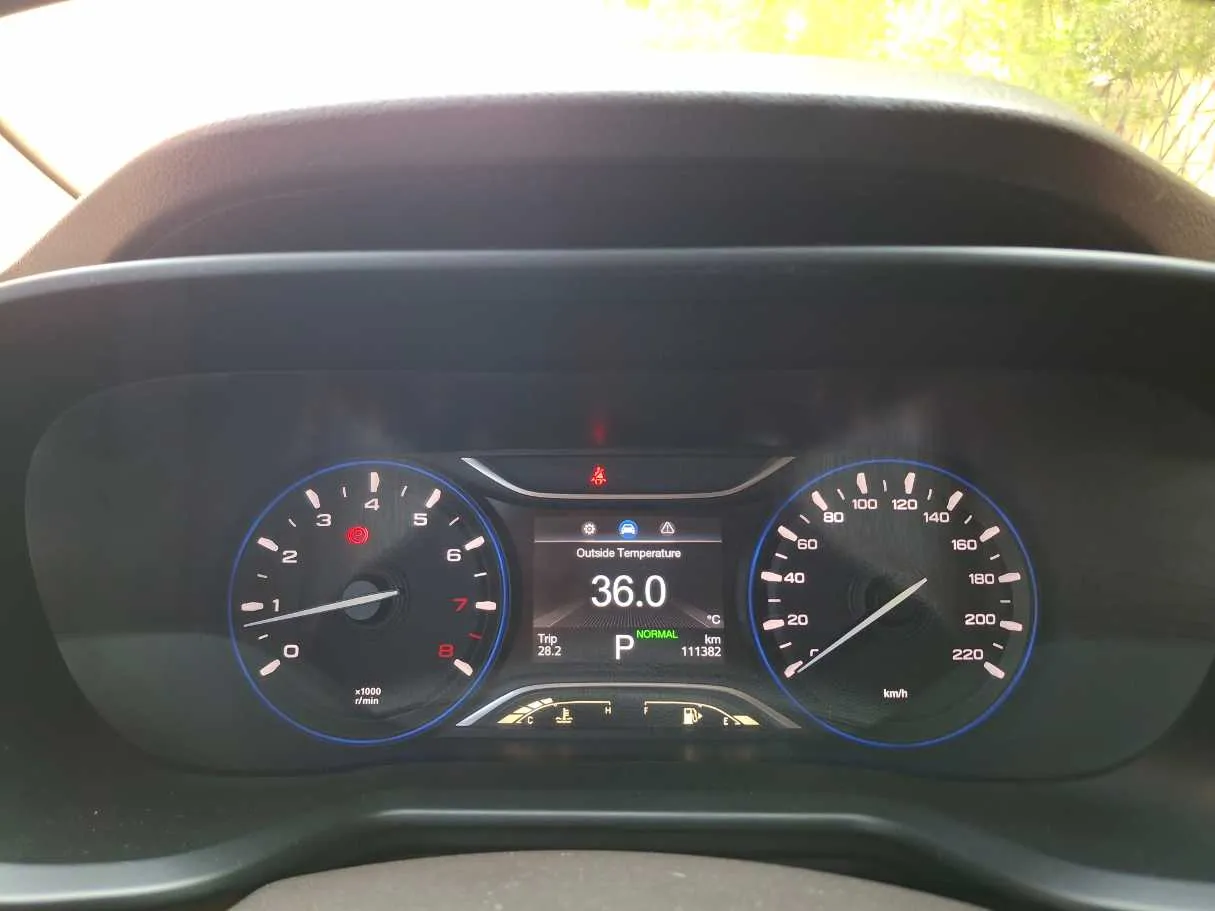 Car image 15