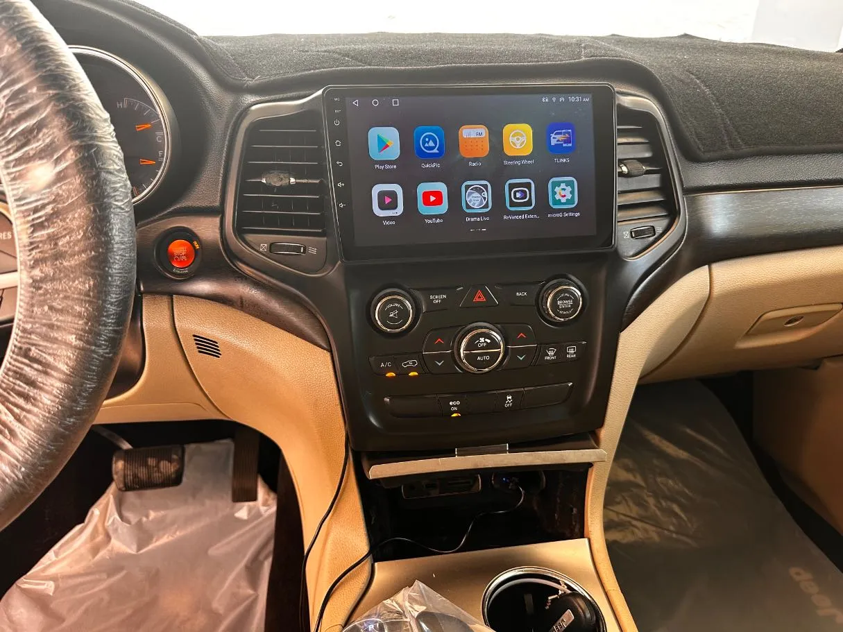 Car image 18