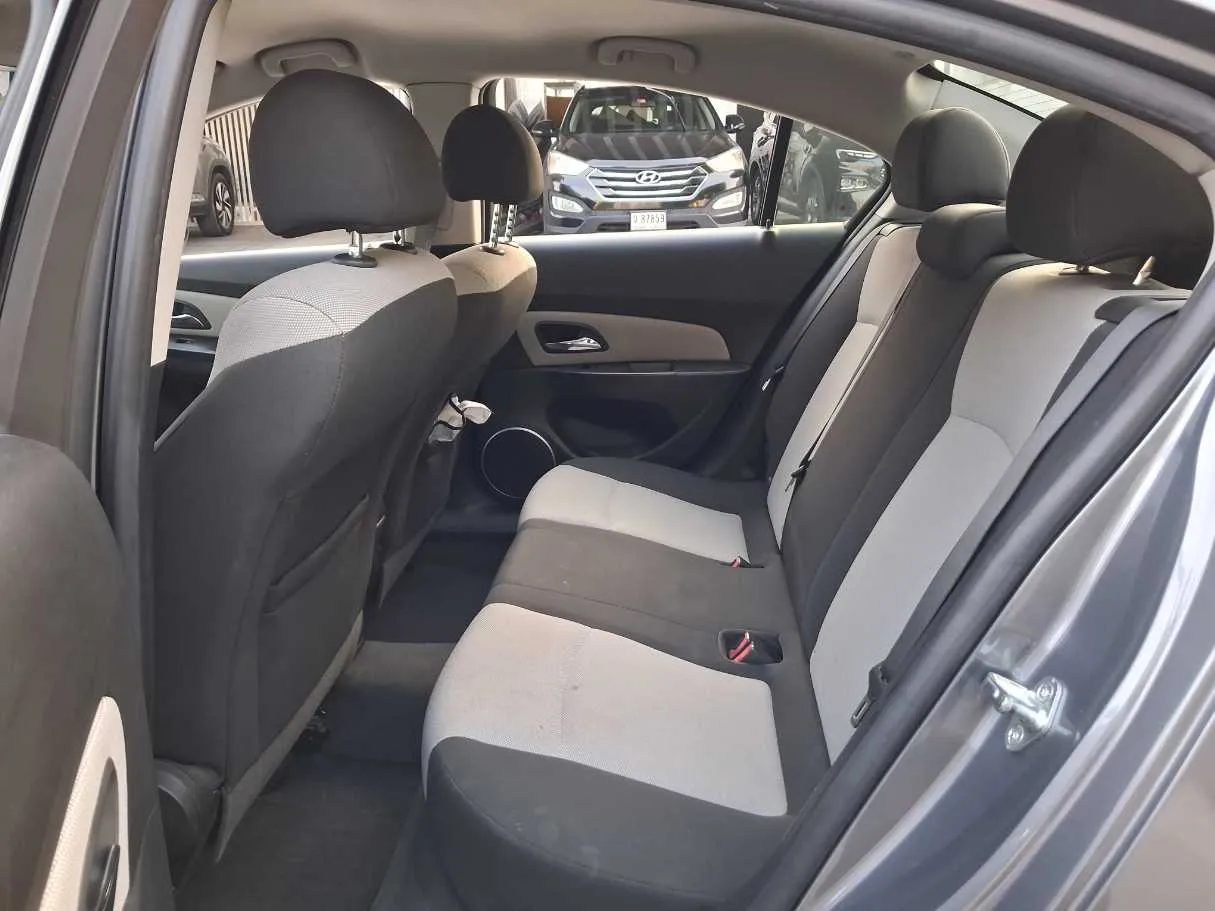 Car image 13