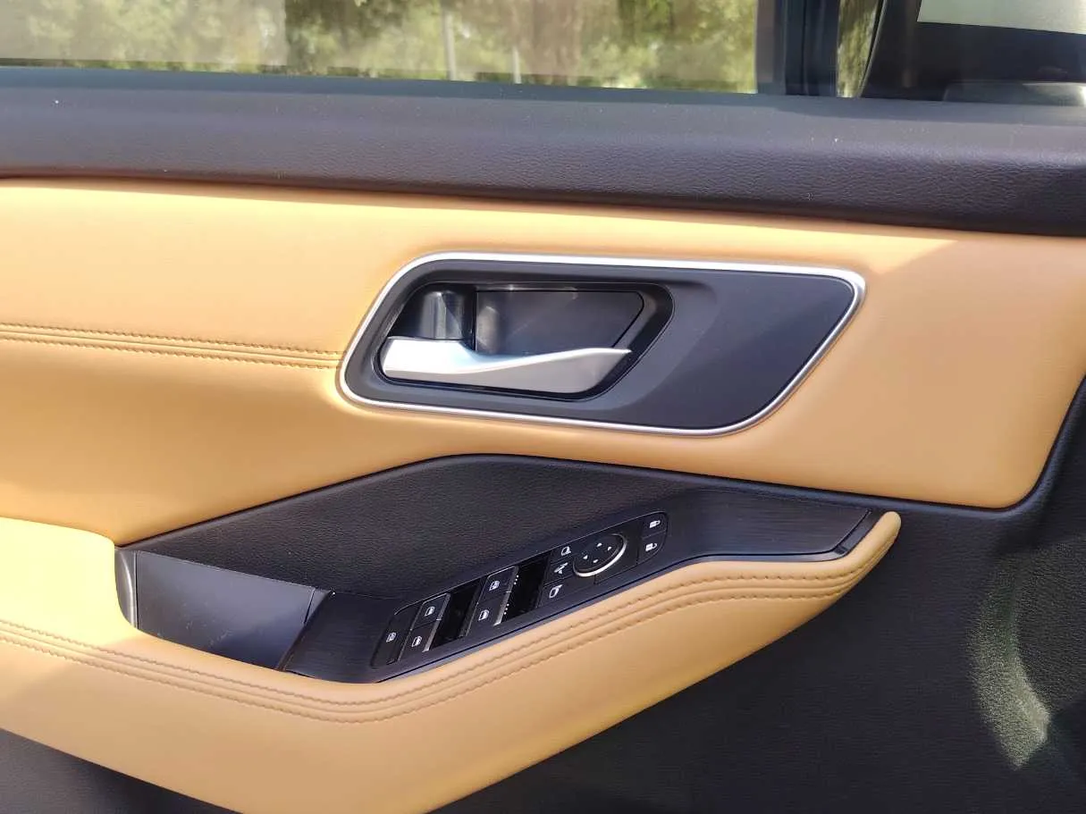 Car image 29