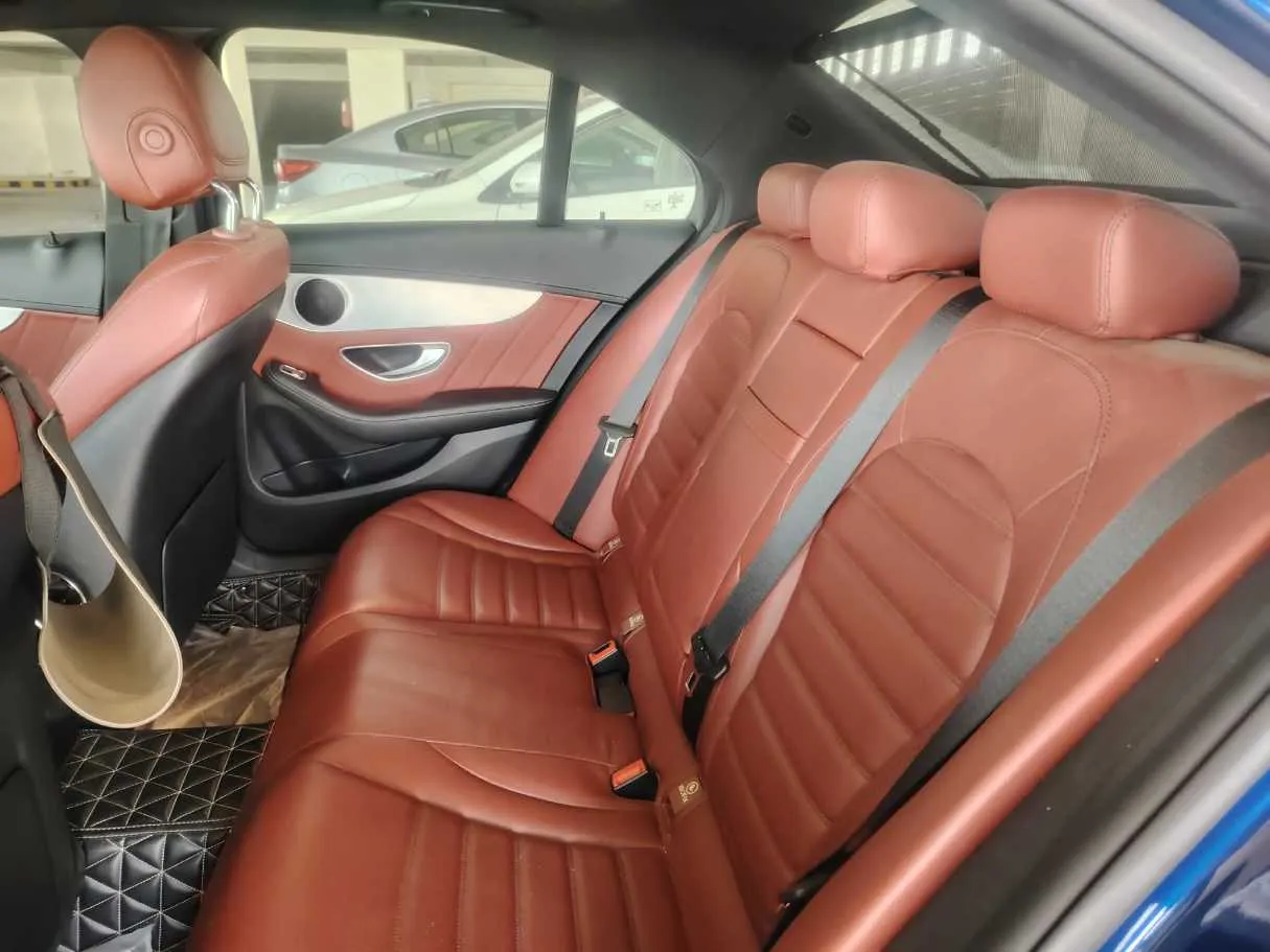 Car image 17