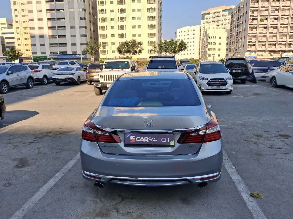 Car image 6