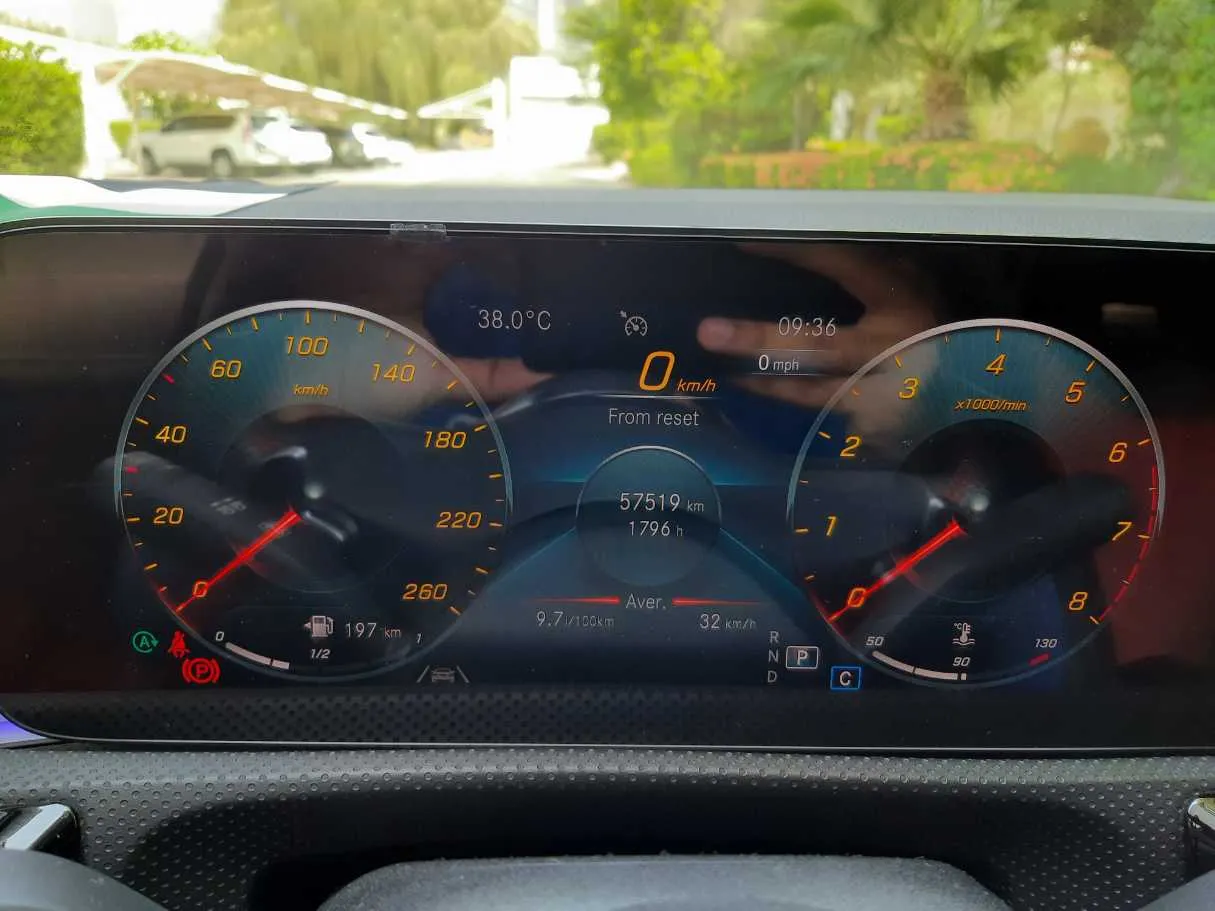 Car image 18