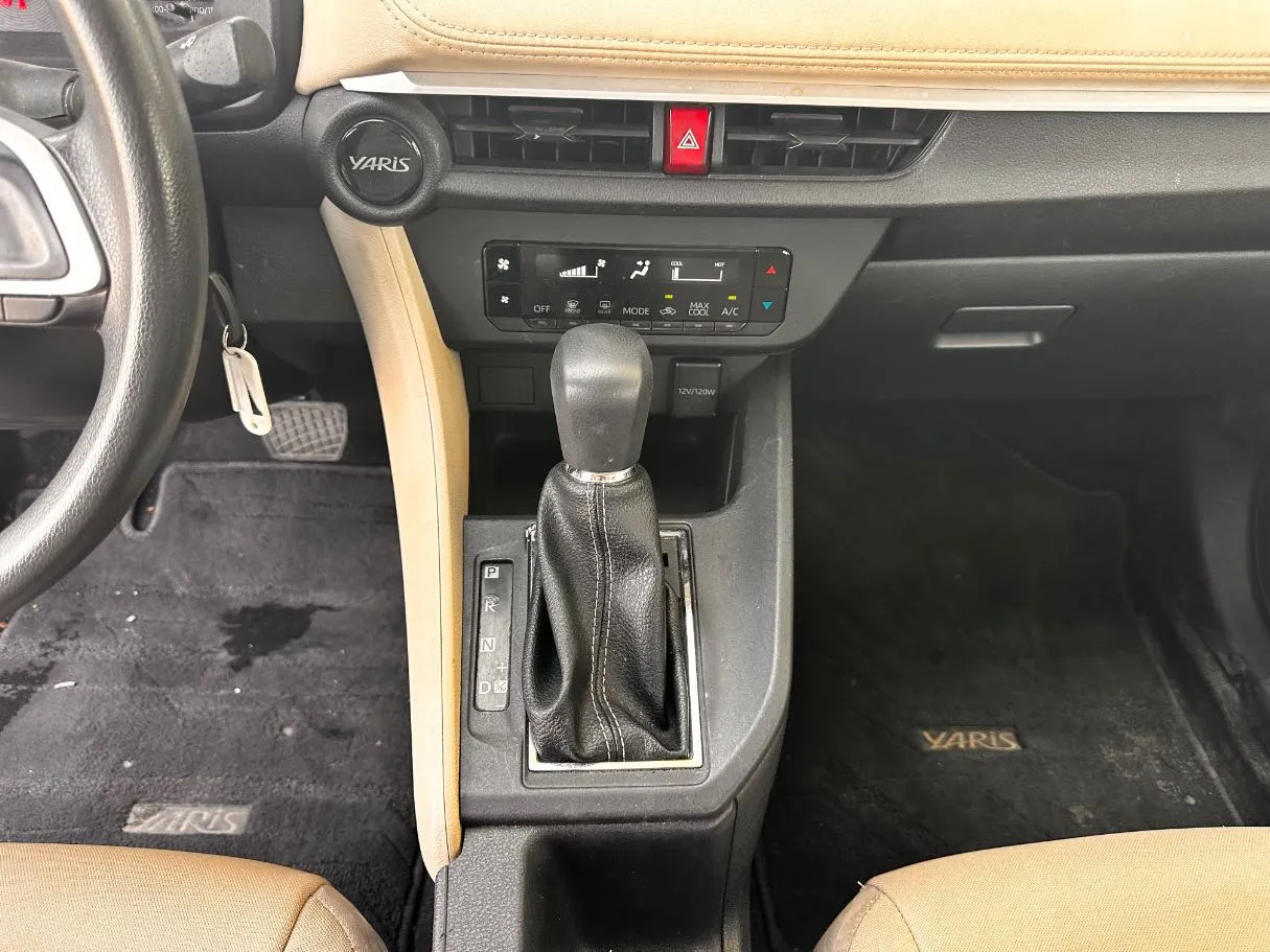 Car image 17