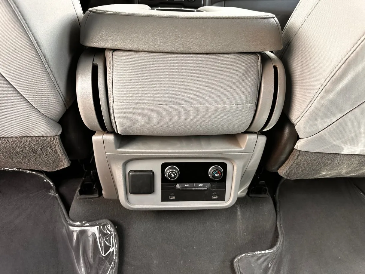 Car image 27