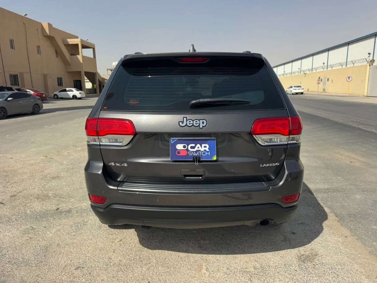 Car image 6