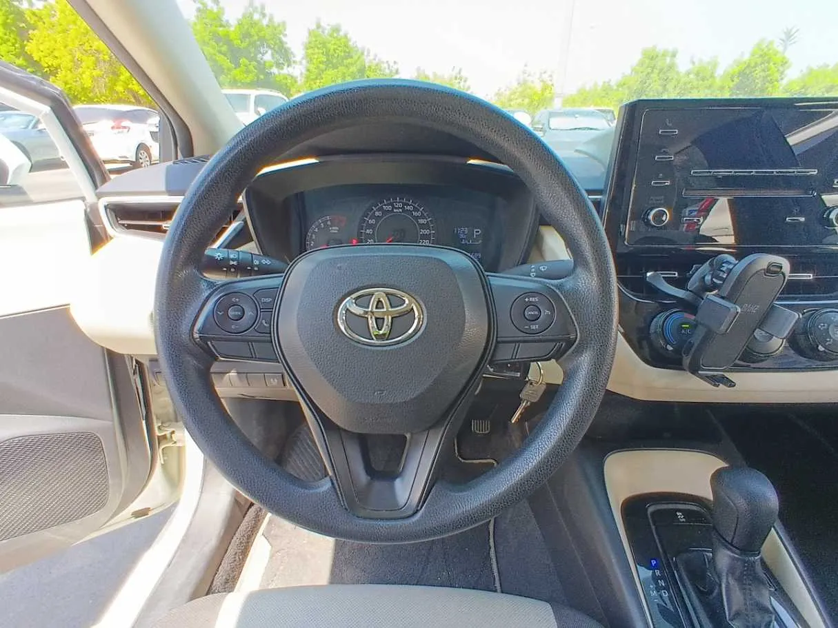Car image 17