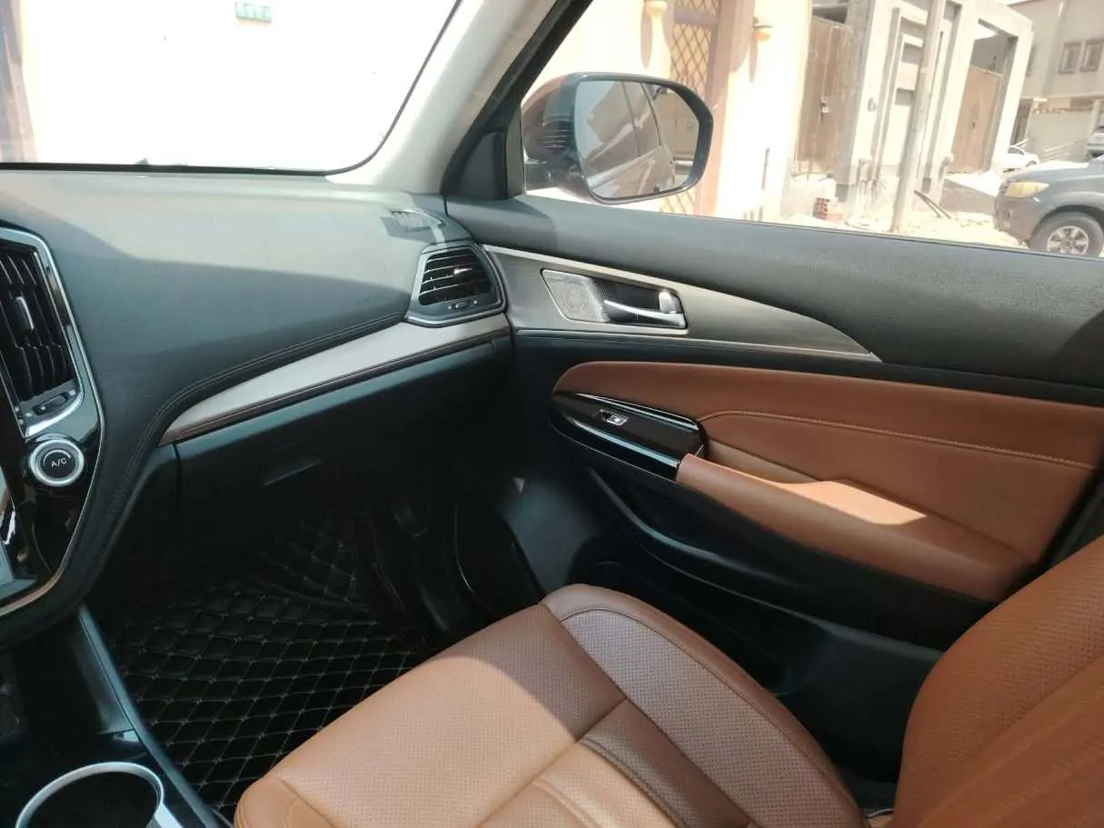 Car image 42