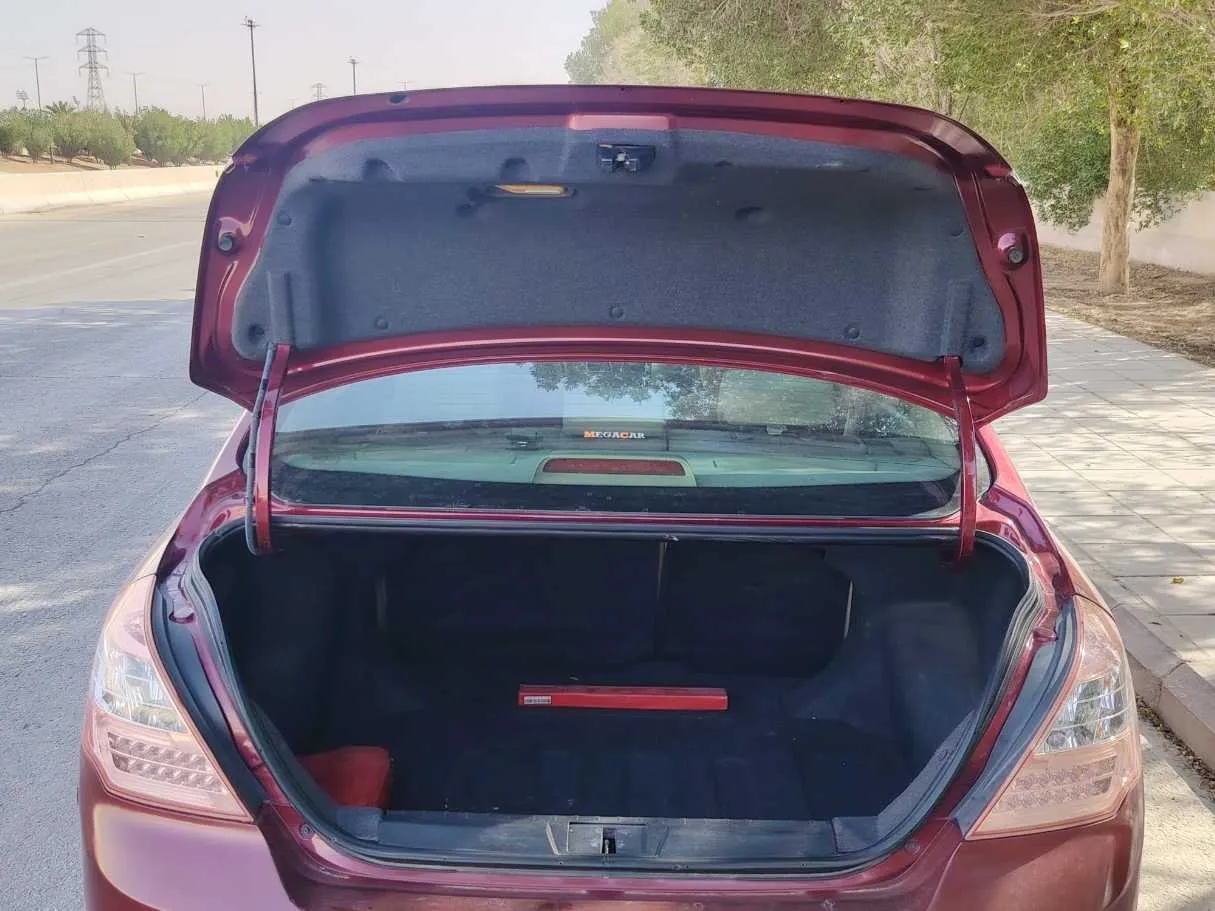 Car image 28