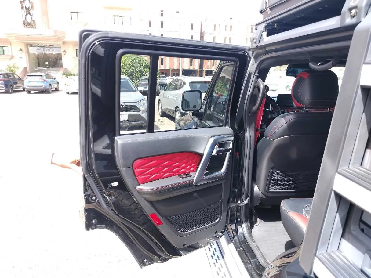 Car image 16