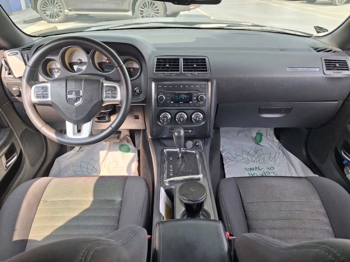 Car image 15