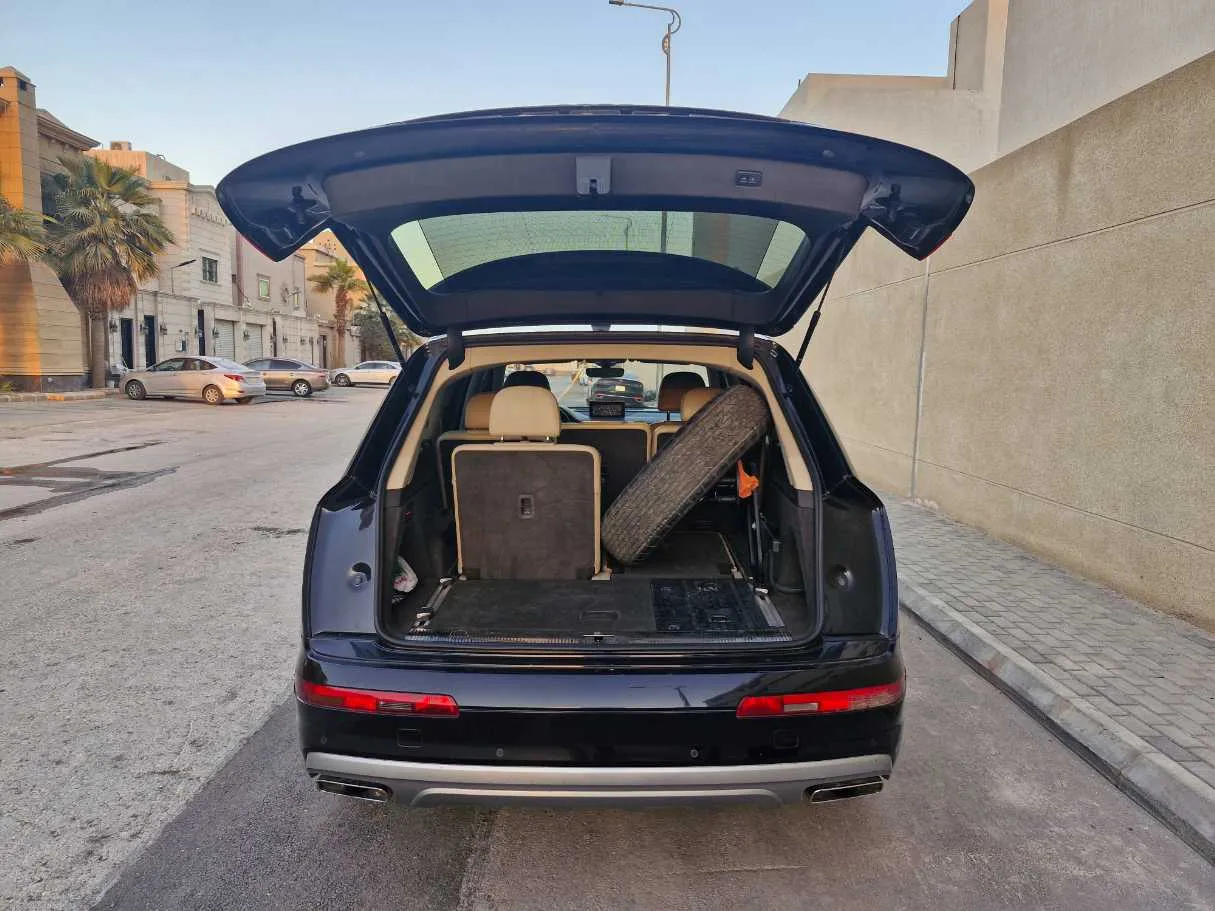 Car image 21