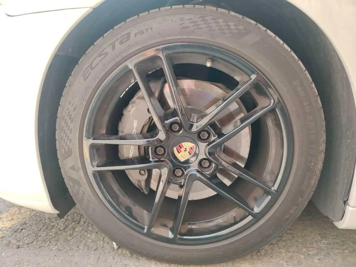 Car image 8