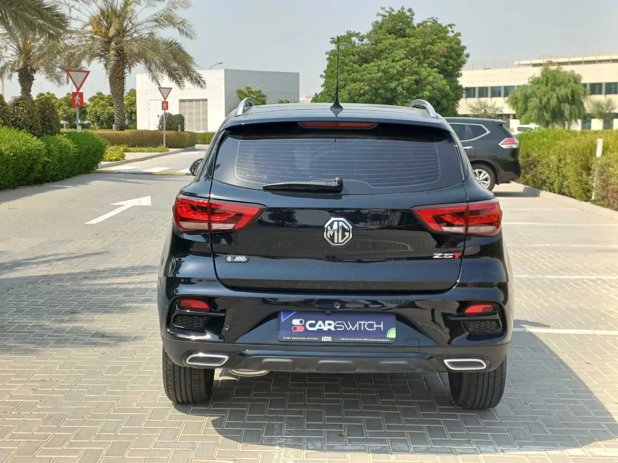 Car image 6