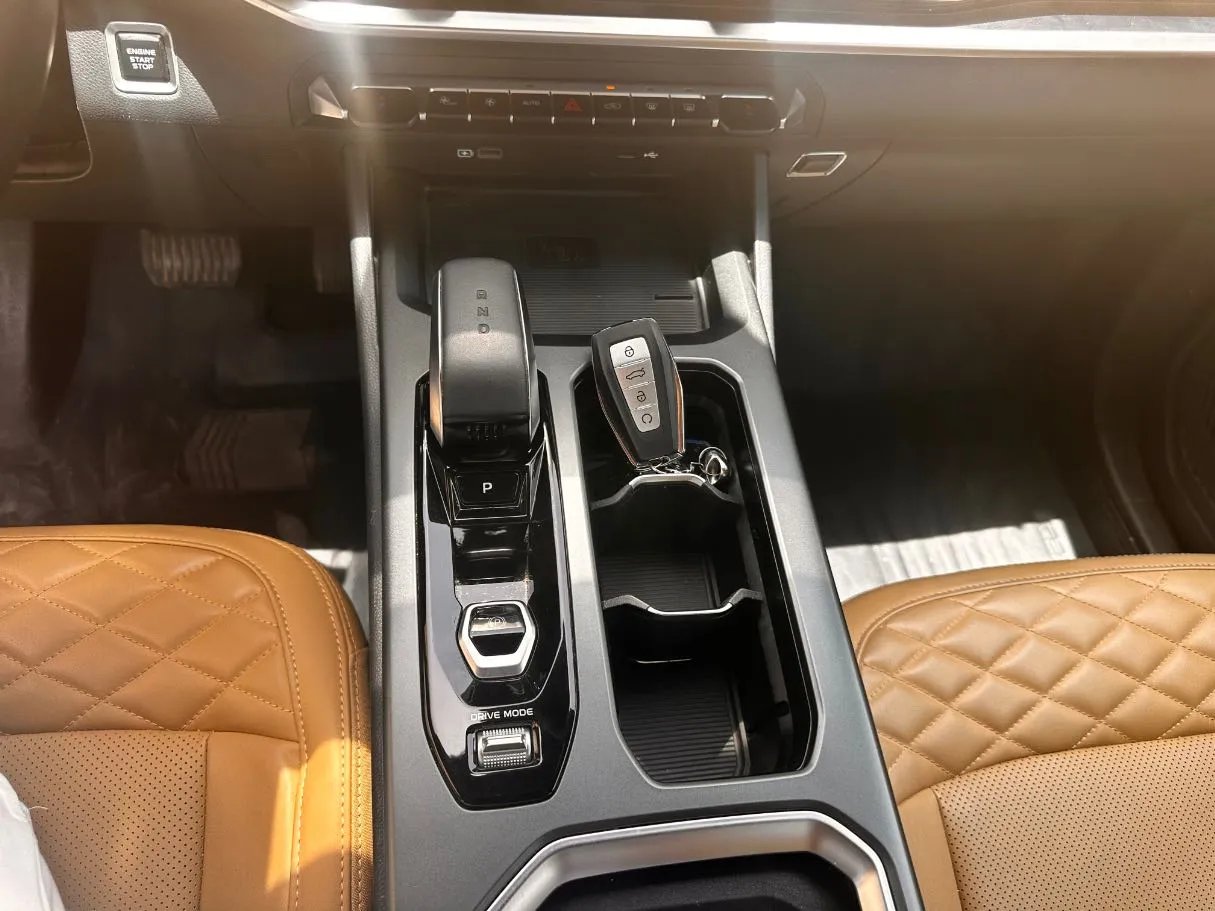 Car image 18