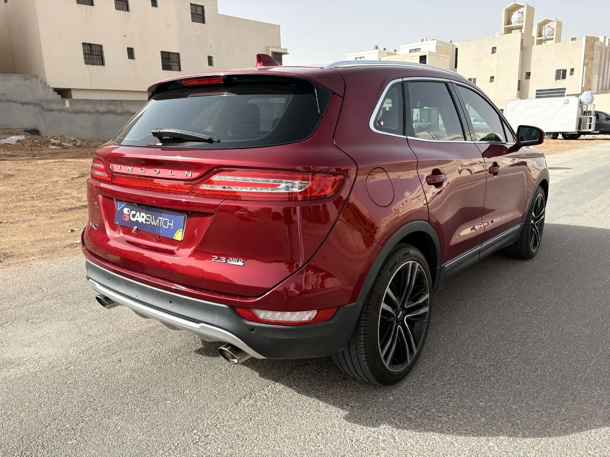 Car image 5
