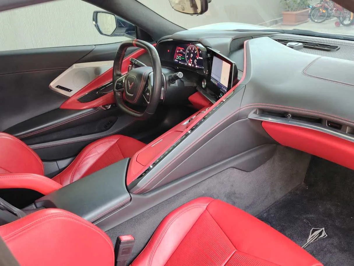 Car image 15