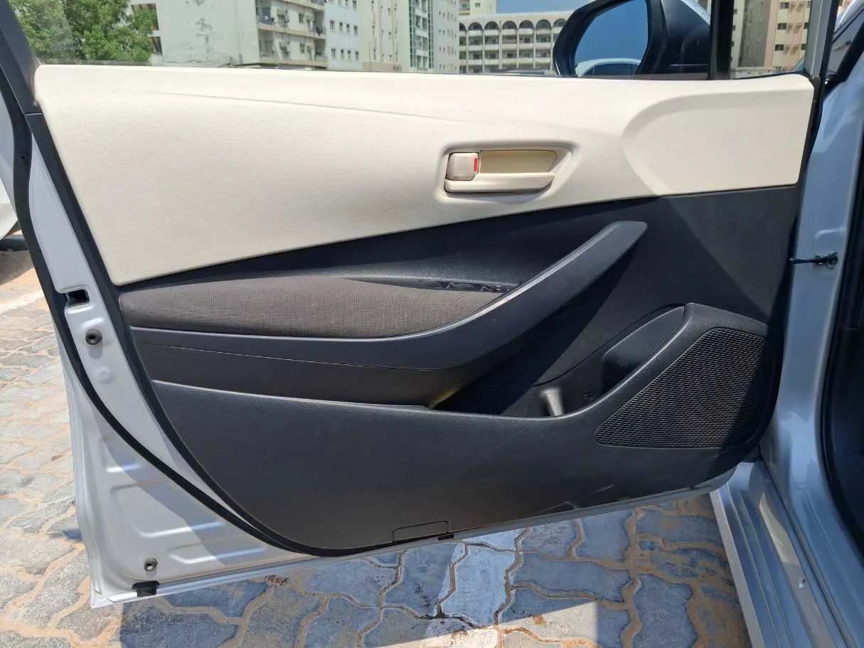 Car image 10