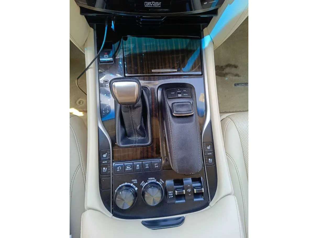Car image 23
