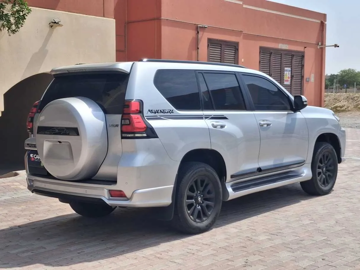 Car image 5