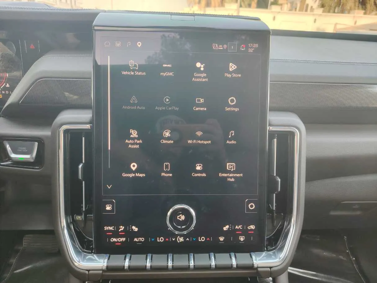 Car image 19