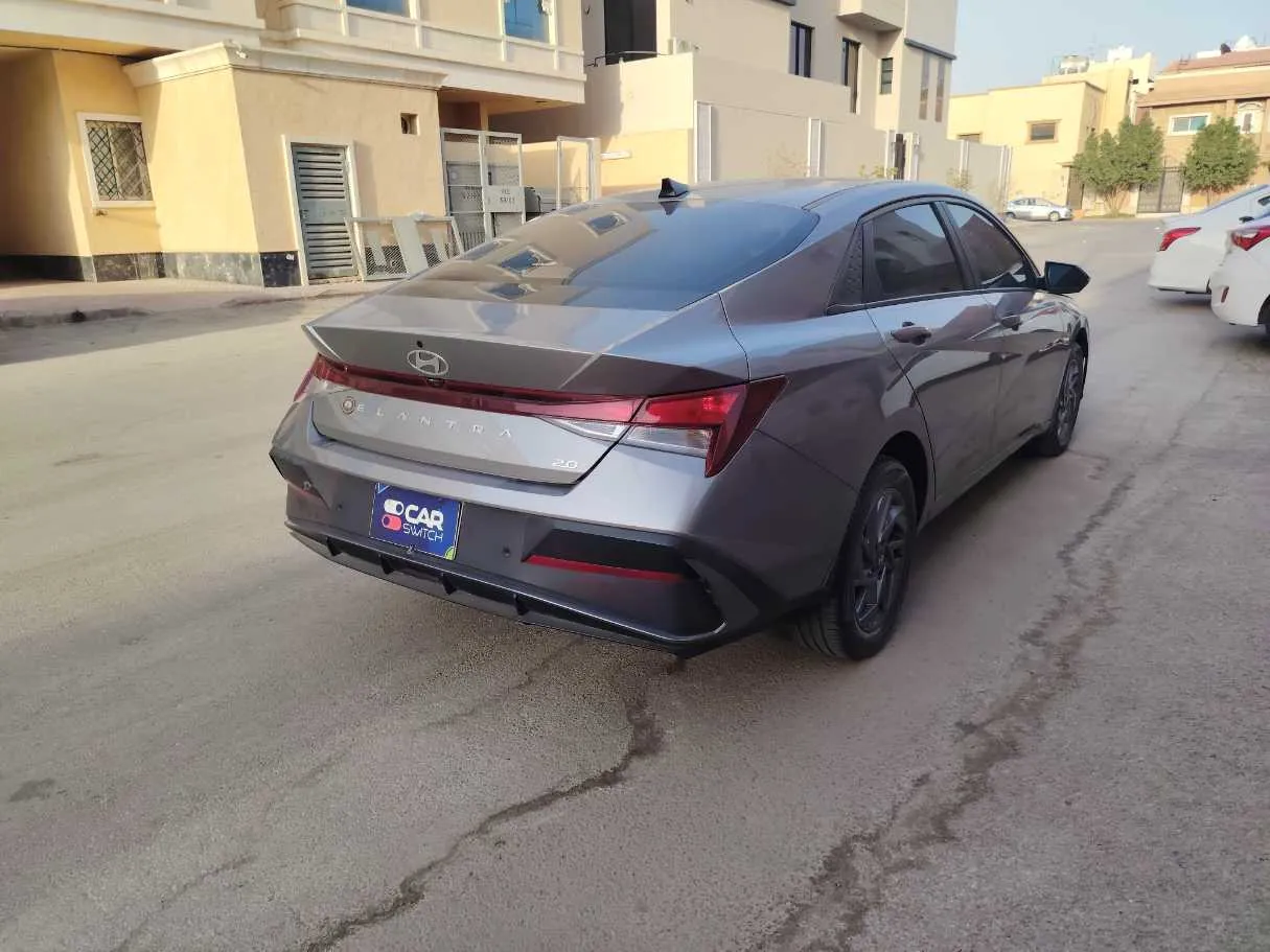 Car image 5