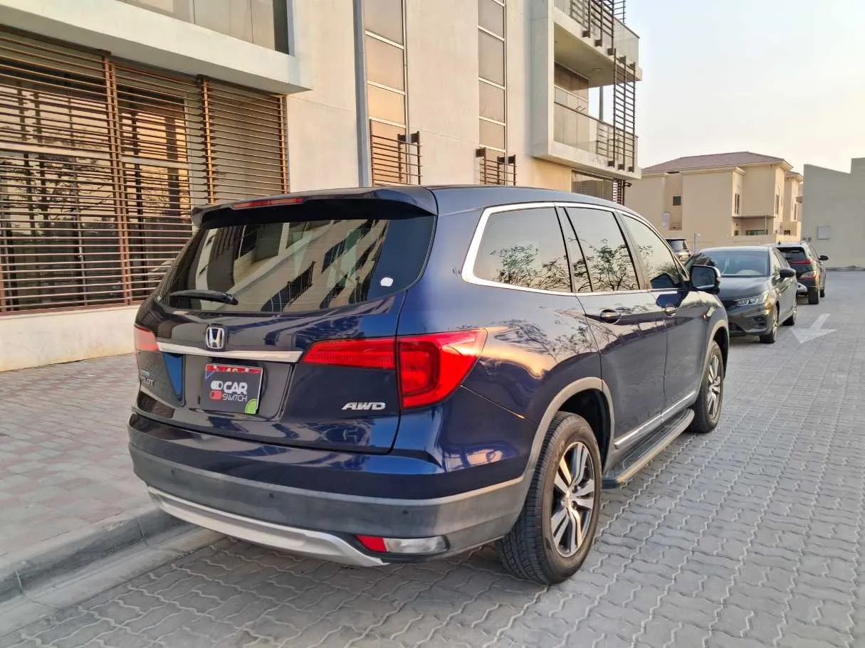 Car image 5