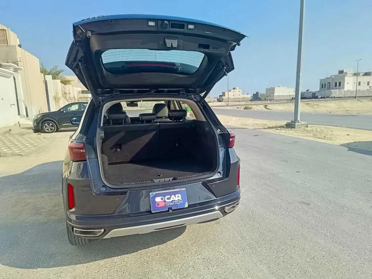 Car image 26
