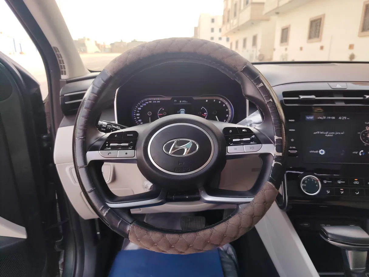 Car image 22