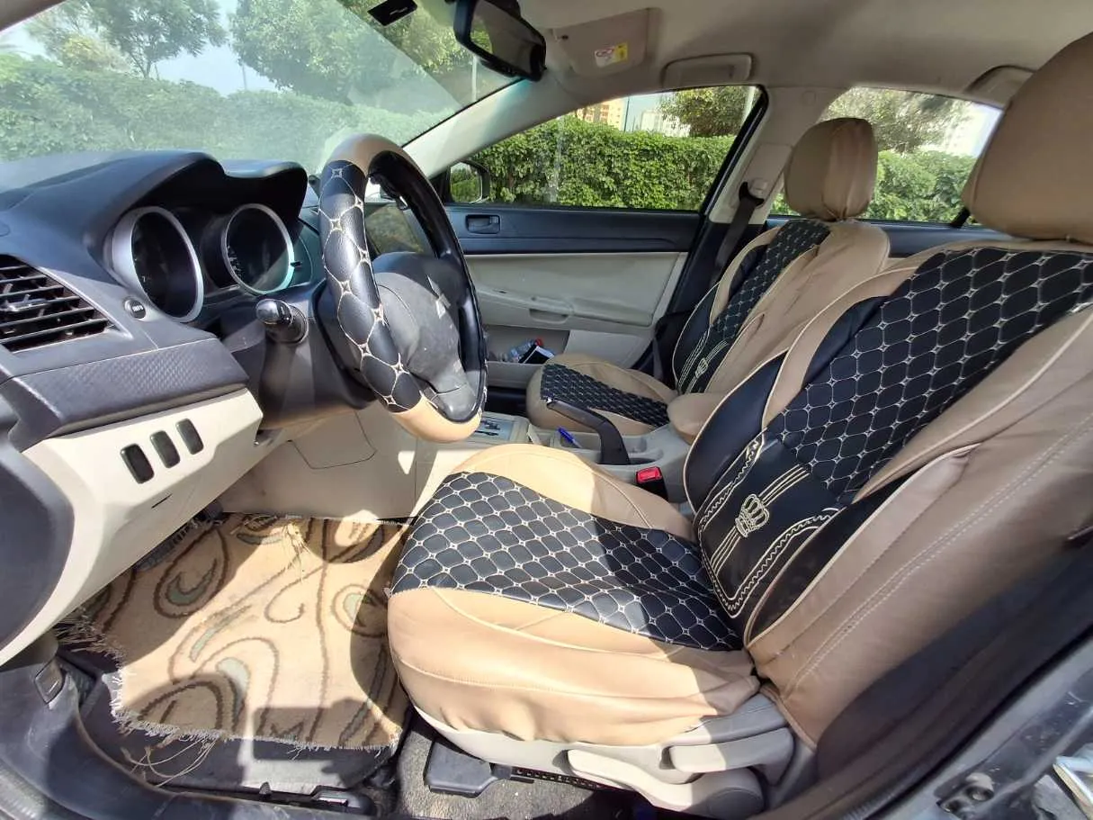 Car image 12