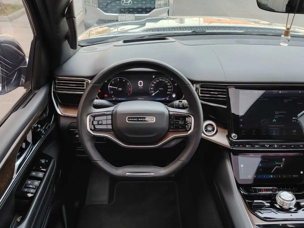 Car image 24