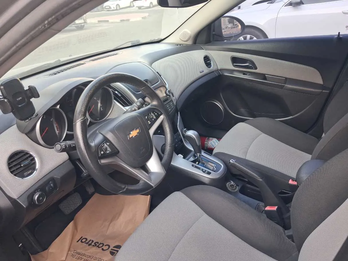Car image 11