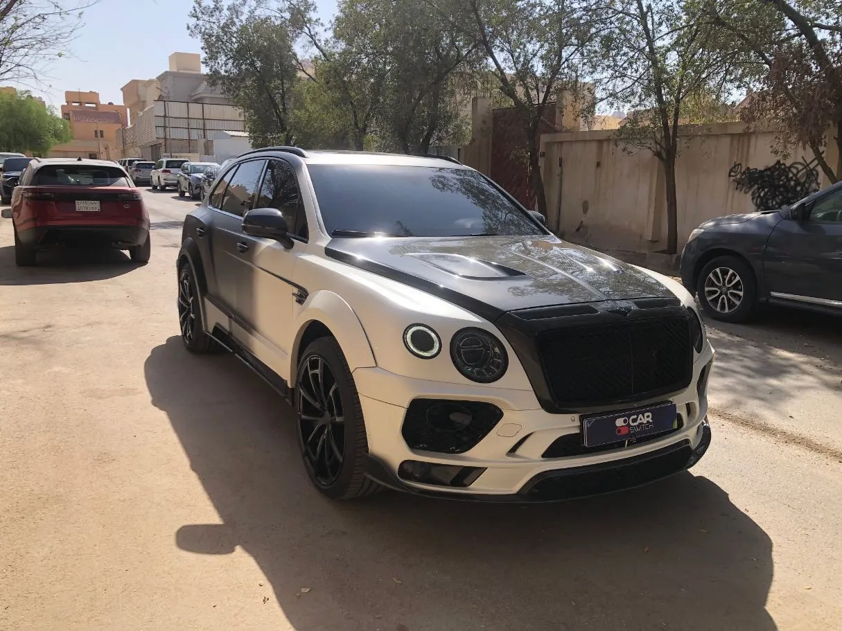 Car image 3
