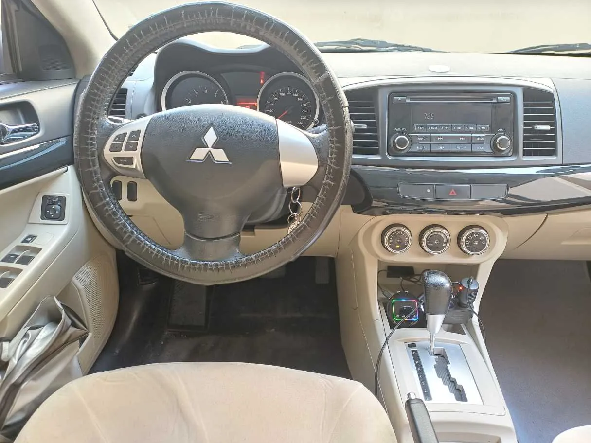 Car image 17