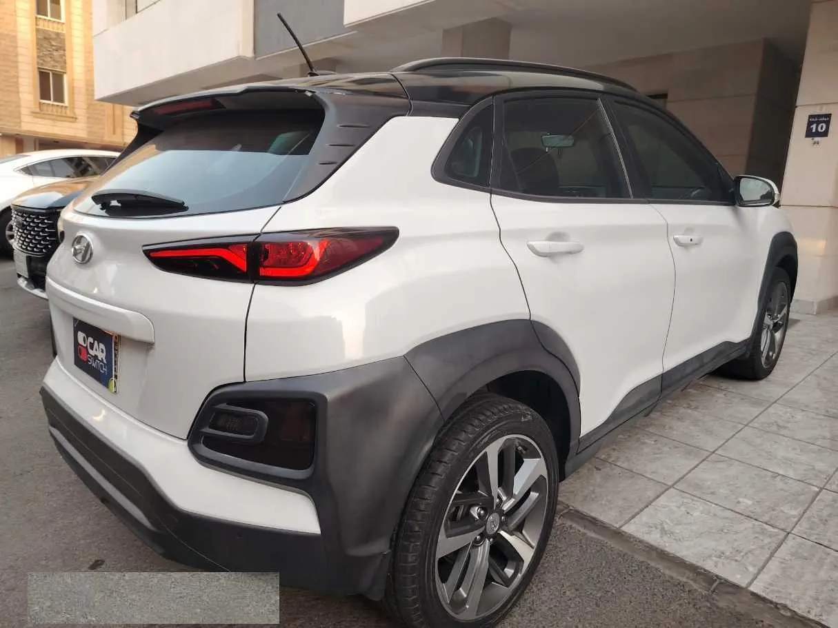 Car image 5