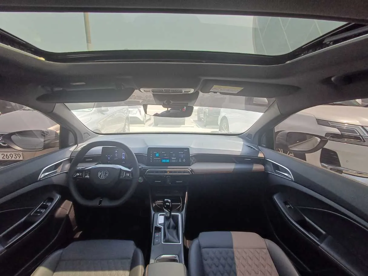 Car image 15