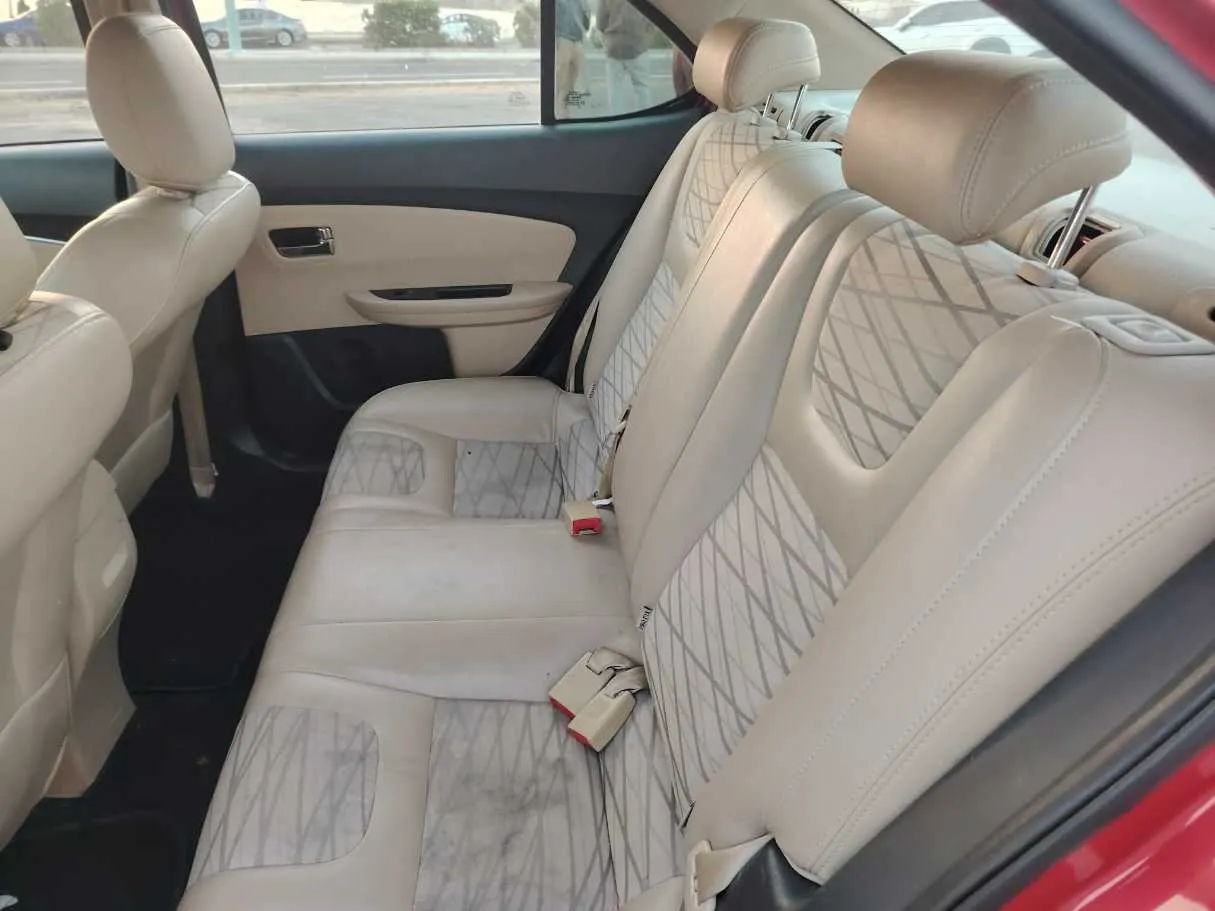 Car image 17