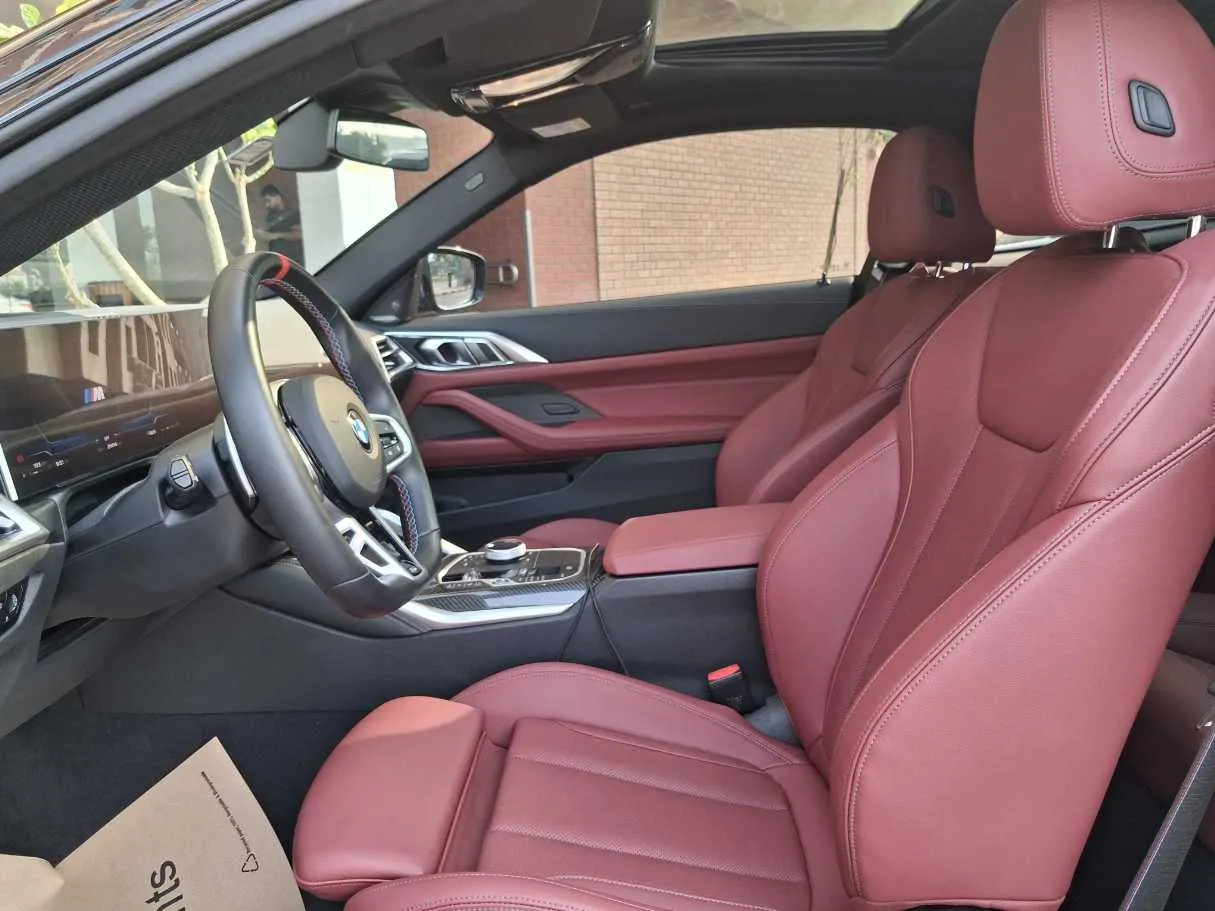 Car image 12